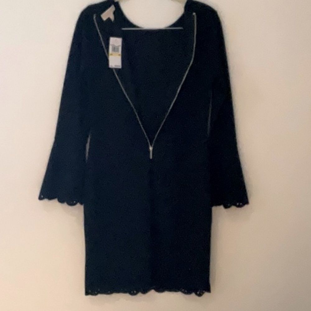 MICHAEL KORS NWT BLACK DRESS SIZE MEDIUM BELL SLEEVES CUT OUT DETAIL - Picture 10 of 14